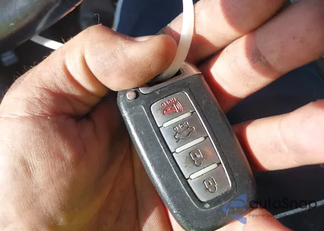 2013 Hyundai Sonata Hybrid Limited from USA, damaged, VIN KMHEC4A41DA094455